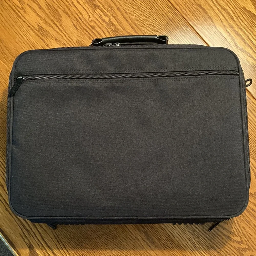 Targus, Softside briefcase, laptop, overnighter.